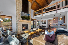 Lakefront Escape Two Large Patios, Jacuzzi and Indoor Outdoor Fireplace